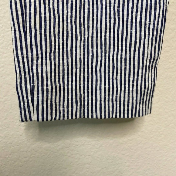 Trina Turk Seersucker Flat Front Cropped Pants - Picture 5 of 9